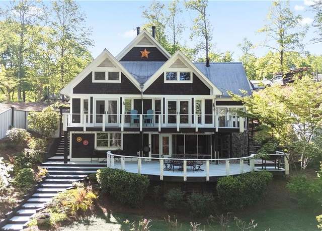 Property at 6255 Lakeview Dr, Buford, GA 30518, 4 beds, 3.5 baths