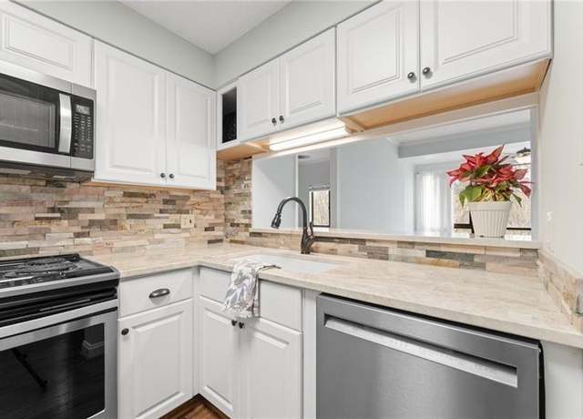 Property at 1800 Clairmont #428 Lk Unit A428, Decatur, GA 30033, 3 beds, 3 baths