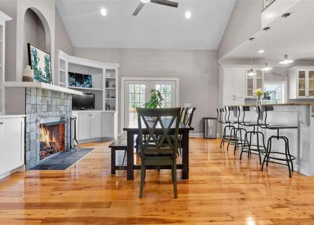 Property at 745 Pleasant Valley Rd, Silver Creek, GA 30173, 5 beds, 3.5 baths
