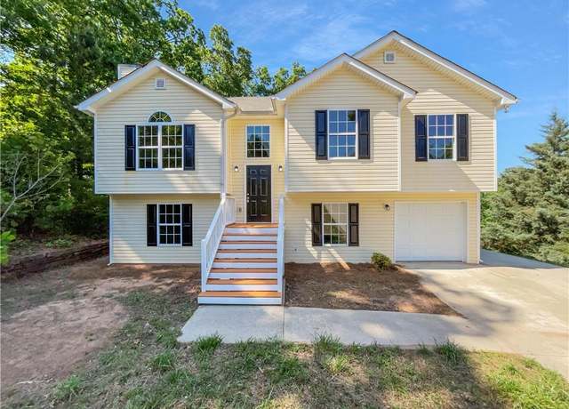 Property at 2997 Burton Cir, Gainesville, GA 30507, 4 beds, 3 baths