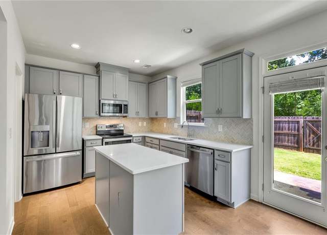 Property at 5312 Brooklands Dr, Lithonia, GA 30058, 3 beds, 2.5 baths