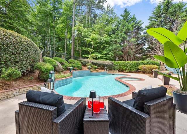 Property at 1065 Beacon Hill Xing, Alpharetta, GA 30005, 4 beds, 2 baths