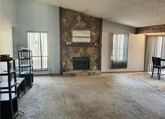 Property at 255 Avalon Way, Riverdale, GA 30274, 3 beds, 2 baths