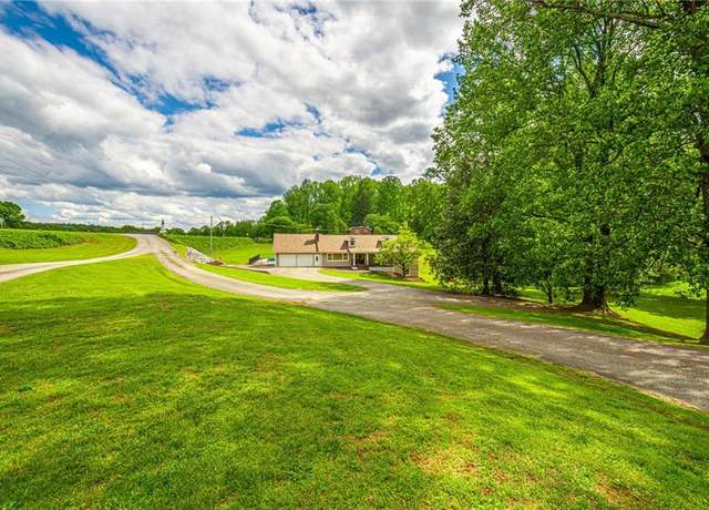 Property at 165 Porter Springs Rd, Dahlonega, GA 30533, 5 beds, 3 baths