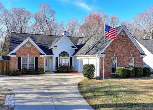Property at 5625 Newberry Point Dr, Flowery Branch, GA 30542, 3 beds, 2 baths