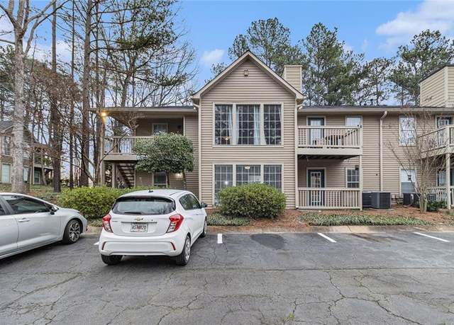 Property at 2002 Country Park Dr SE, Smyrna, GA 30080, 2 beds, 2 baths