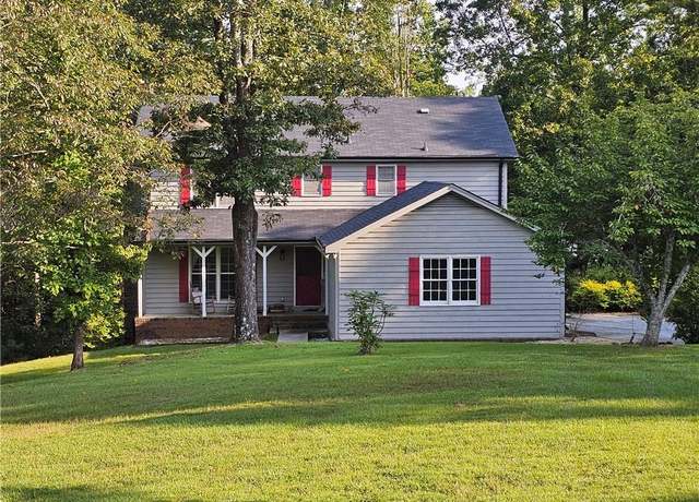 Property at 146 Cherokee Hills Ln, Toccoa, GA 30577, 4 beds, 2.5 baths