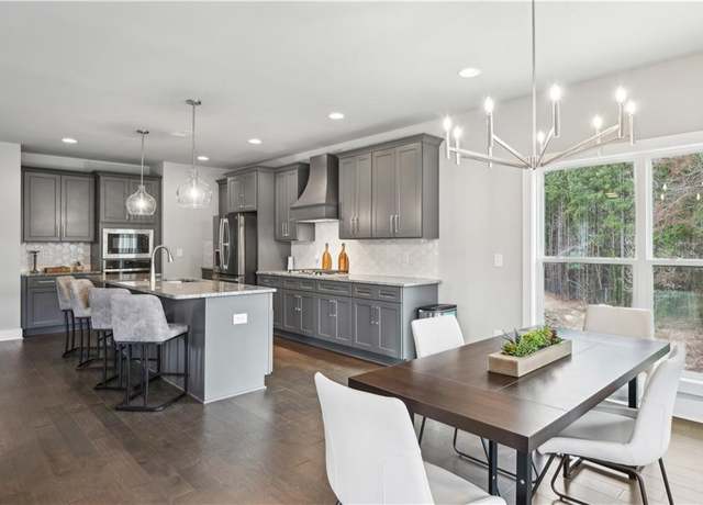 Property at 3139 Stonegate Dr SW, Atlanta, GA 30331, 4 beds, 4.5 baths
