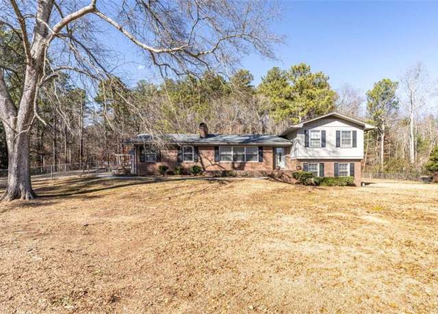 Property at 1608 Little Texas Valley Rd, Rome, GA 30165, 4 beds, 2 baths