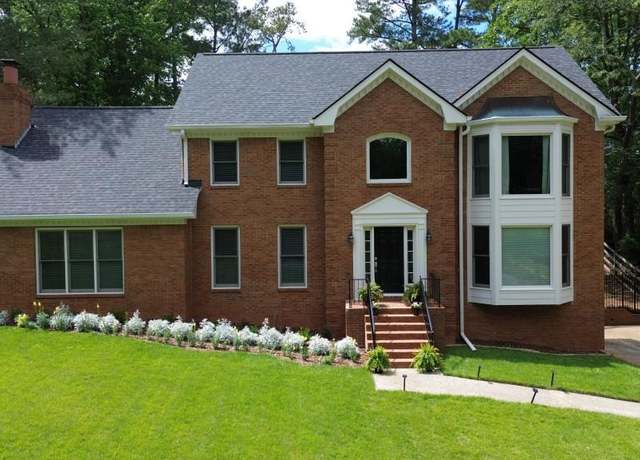 Property at 10310 Amberside Ct, Roswell, GA 30076, 4 beds, 3.5 baths