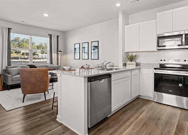 Property at 1396 Sweethshrub Pl #31, Atlanta, GA 30318, 3 beds, 2.5 baths