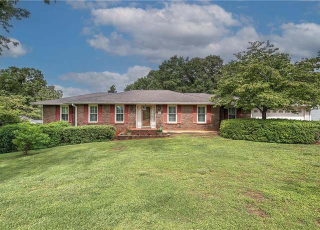 Property at 121 Arrowhead Dr, Cartersville, GA 30120, 3 beds, 2 baths