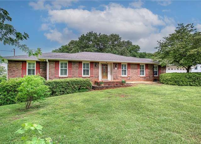 Property at 121 Arrowhead Dr, Cartersville, GA 30120, 3 beds, 2 baths