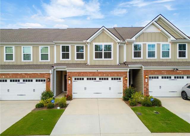 Property at 21 Red Ln, Hoschton, GA 30548, 3 beds, 2.5 baths
