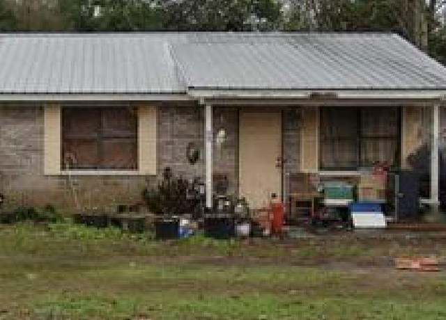Property at 1407 2nd Ave N, Clanton, AL 35045, 2 beds, 1 bath