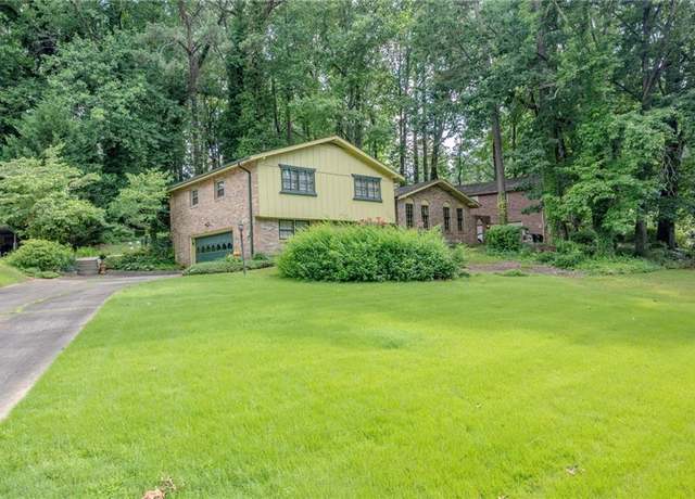 Property at 3206 Pyrite Cir SW, Atlanta, GA 30331, 3 beds, 2 baths