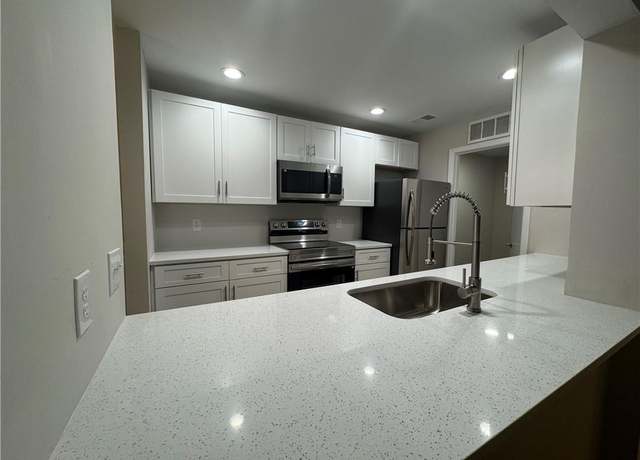 Property at 308 Warm Springs Cir, Roswell, GA 30075, 2 beds, 2 baths