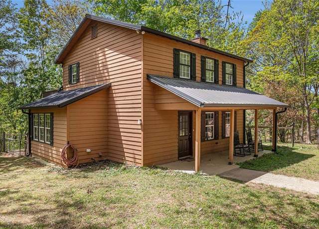 Property at 624 Ridge Ln, Lula, GA 30554, 3 beds, 2 baths