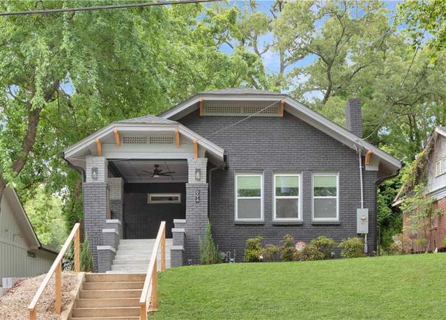 Property at 994 Byron Dr SW, Atlanta, GA 30310, 3 beds, 2.5 baths
