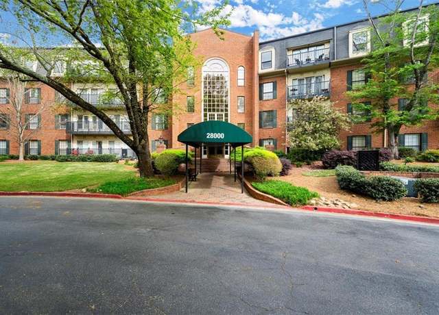 Property at 28315 Plantation Dr NE, Atlanta, GA 30324, 2 beds, 2.5 baths