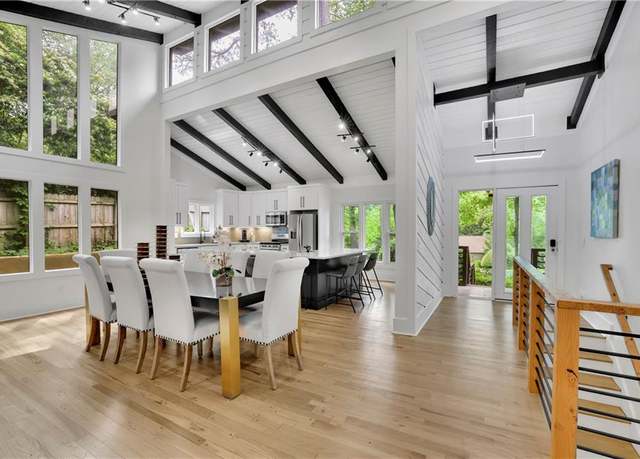 Property at 3165 Brookview Dr, Marietta, GA 30068, 5 beds, 4 baths