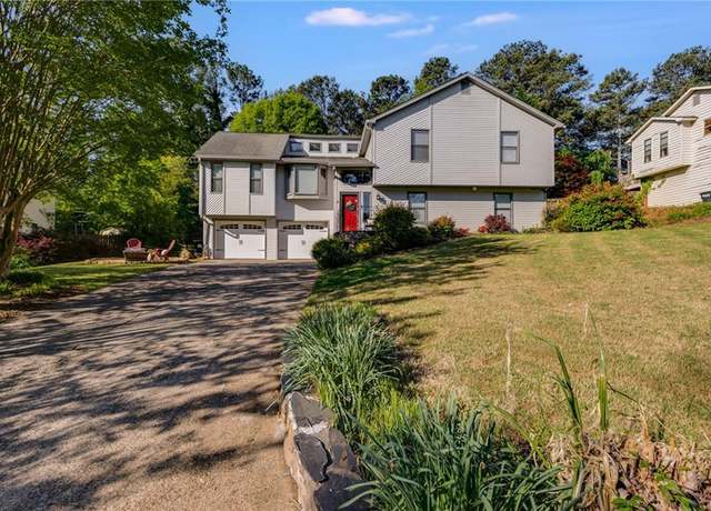 Property at 1189 Norfolk Dr NW, Acworth, GA 30102, 3 beds, 3 baths