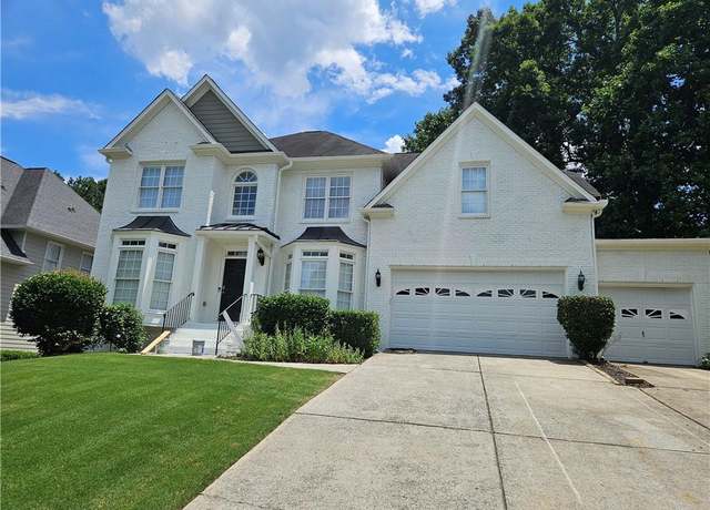 Property at 9035 Sandorn Dr, Roswell, GA 30075, 5 beds, 5.5 baths