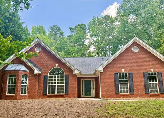 Property at 1925 E Bay St, Hoschton, GA 30548, 4 beds, 2 baths