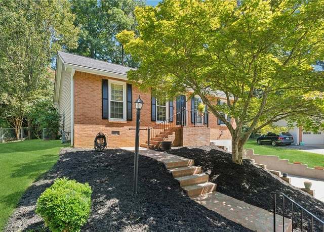 Property at 3238 Valaire Dr, Decatur, GA 30033, 2 beds, 2 baths