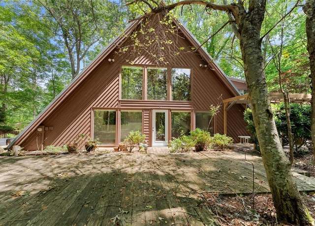 Property at 147 River Ridge Rd N, Dahlonega, GA 30533, 3 beds, 2 baths