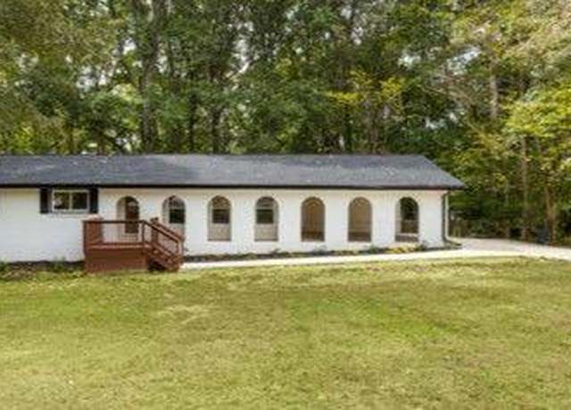 Property at 1019 Crestwood Ln, Stone Mountain, GA 30087, 4 beds, 2 baths