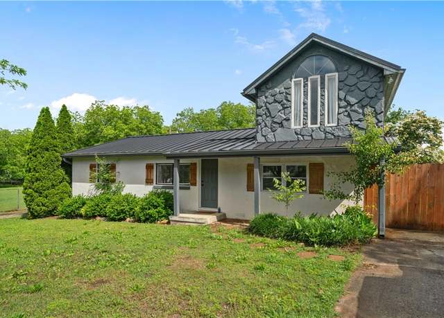 Property at 12 Franklin Dr, Cartersville, GA 30120, 3 beds, 2 baths