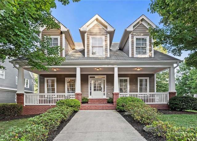 Property at 2165 Parkview Run NW, Atlanta, GA 30318, 3 beds, 2.5 baths