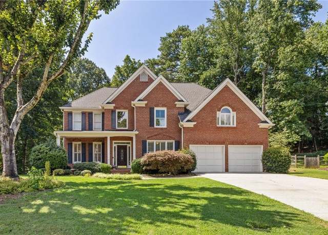 Property at 3095 Walnut Creek Dr, Alpharetta, GA 30005, 5 beds, 4 baths