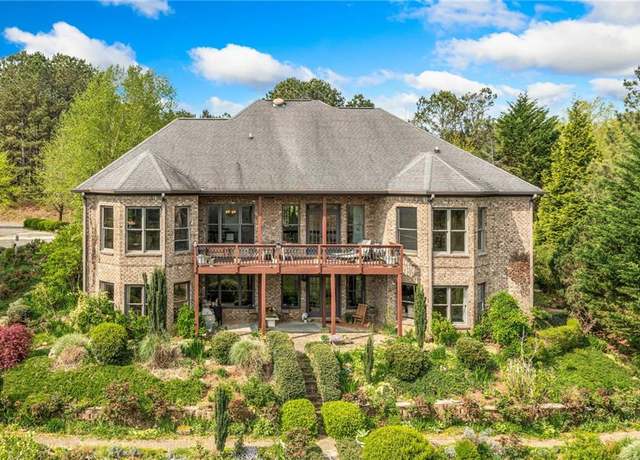 Property at 100 Fox Paw Leaf Ct, Ellijay, GA 30536, 4 beds, 4.5 baths