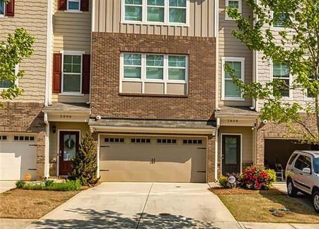 Property at 2808 White Oak Ln, Decatur, GA 30032, 3 beds, 3.5 baths
