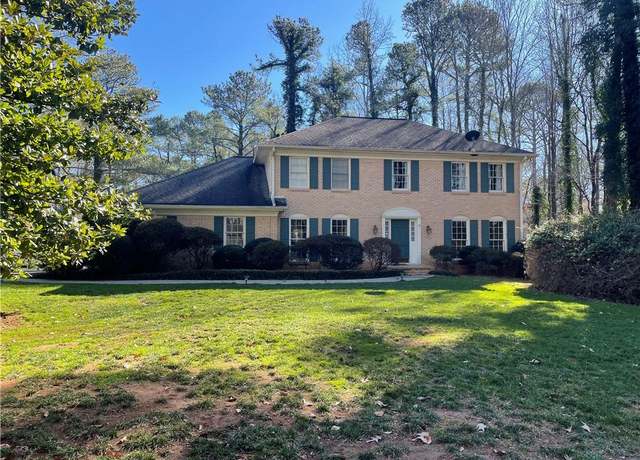 Property at 11185 Willow Wood Dr, Roswell, GA 30075, 5 beds, 3.5 baths