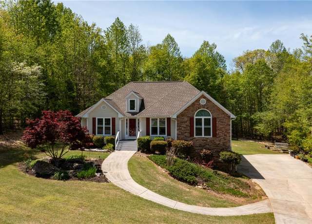 Property at 6935 Autumn Hills Dr, Cumming, GA 30028, 4 beds, 3 baths