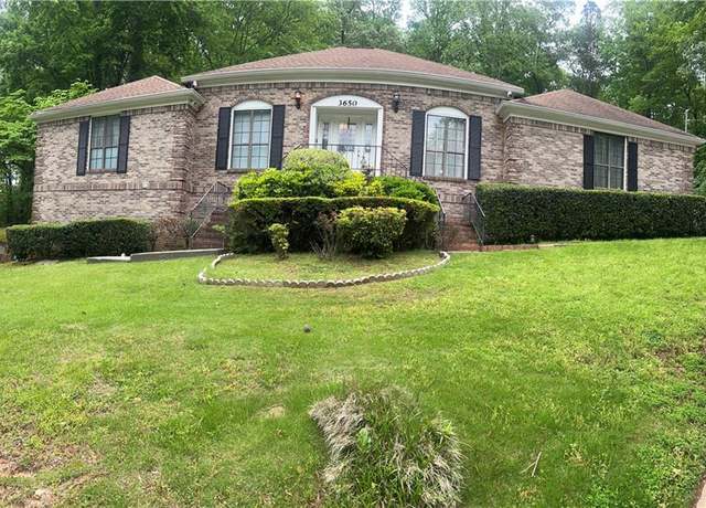 Property at 3650 High Point Ln, South Fulton, GA 30331, 3 beds, 3 baths