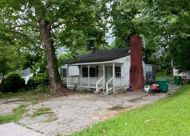 Property at 766 Warren Dr, Riverdale, GA 30296, 3 beds, 2 baths