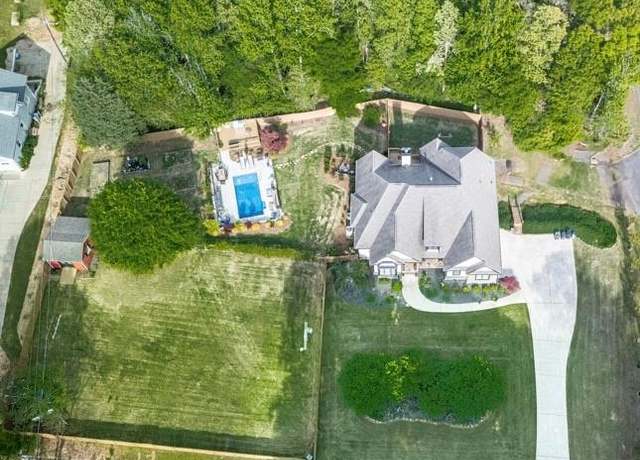 Property at 1076 Pinyan Ln, Canton, GA 30115, 5 beds, 4 baths