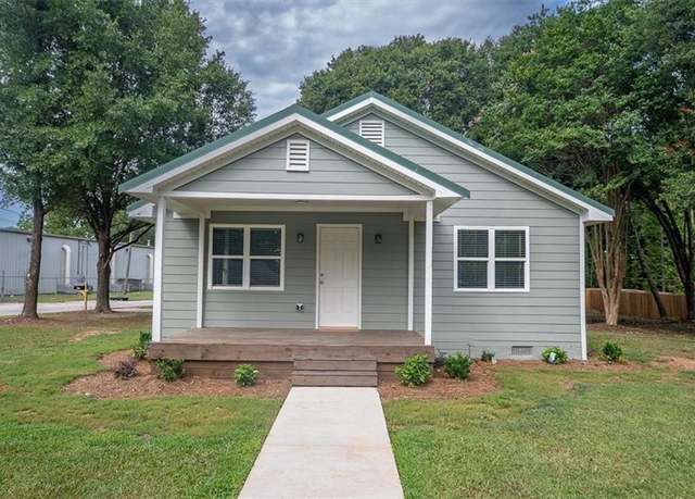 Property at 1038 S Madison Ave, Monroe, GA 30655, 2 beds, 2 baths