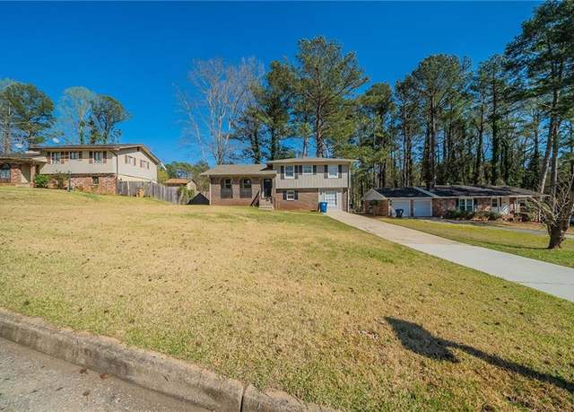 Property at 8904 Creekwood Ct, Riverdale, GA 30274, 4 beds, 2 baths