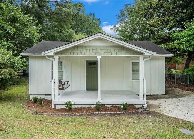 Property at 376 Pine St NE, Marietta, GA 30060, 2 beds, 2 baths