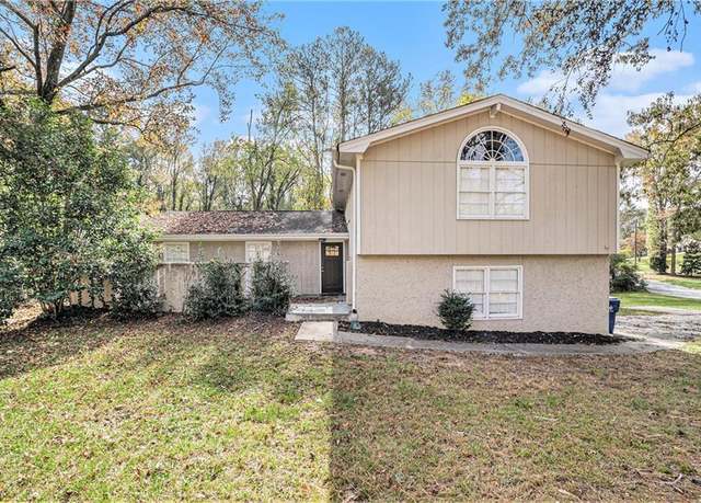 Property at 3276 Marlanta Dr, Marietta, GA 30062, 6 beds, 2.5 baths