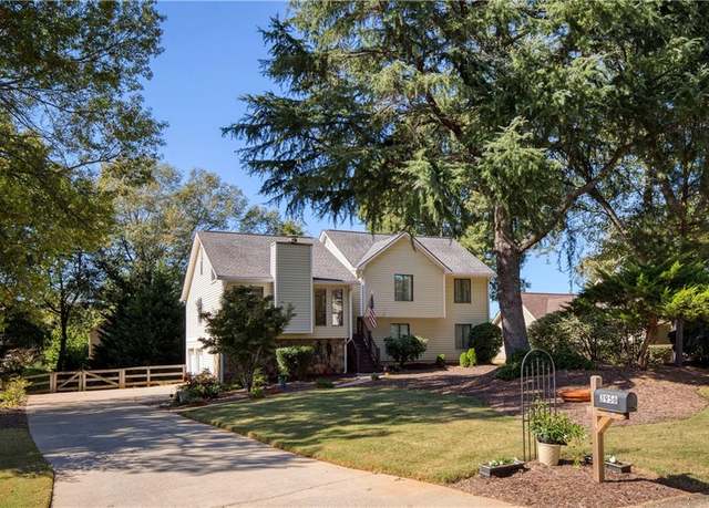 Property at 3956 Carriage Gate Dr, Duluth, GA 30096, 4 beds, 3 baths