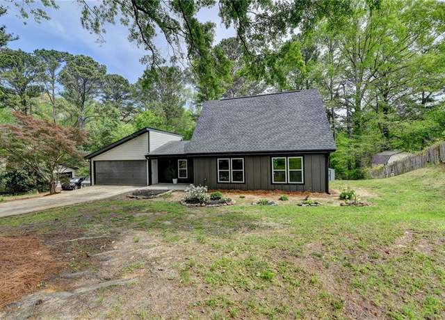 Property at 226 Sandra Dr NW, Lilburn, GA 30047, 3 beds, 2.5 baths