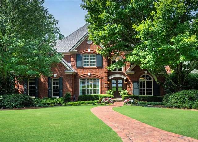 Property at 400 Morgan Oak Cir, Atlanta, GA 30342, 5 beds, 5 baths