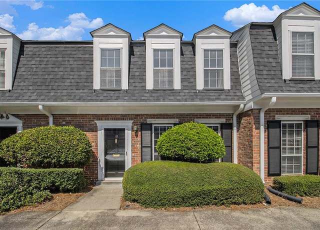 Property at 10 Newport Pl NW, Atlanta, GA 30318, 2 beds, 2.5 baths