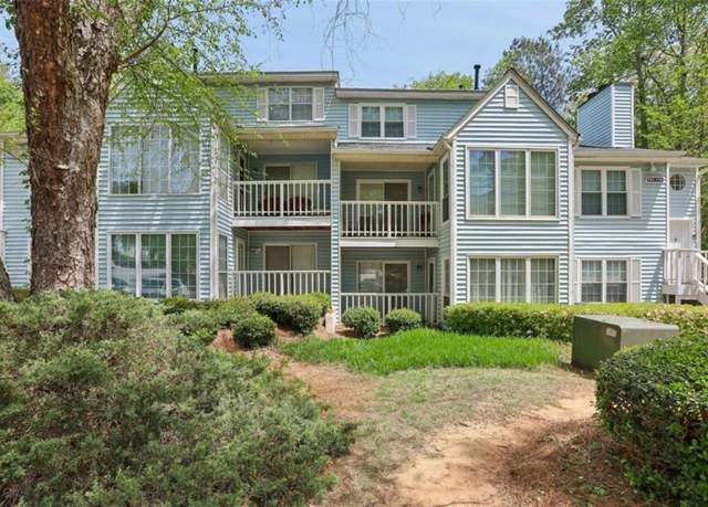 Property at 702 Glenleaf Dr, Peachtree Corners, GA 30092, 2 beds, 2 baths